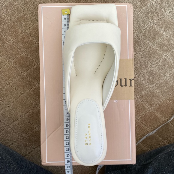 White mules - Picture 3 of 4